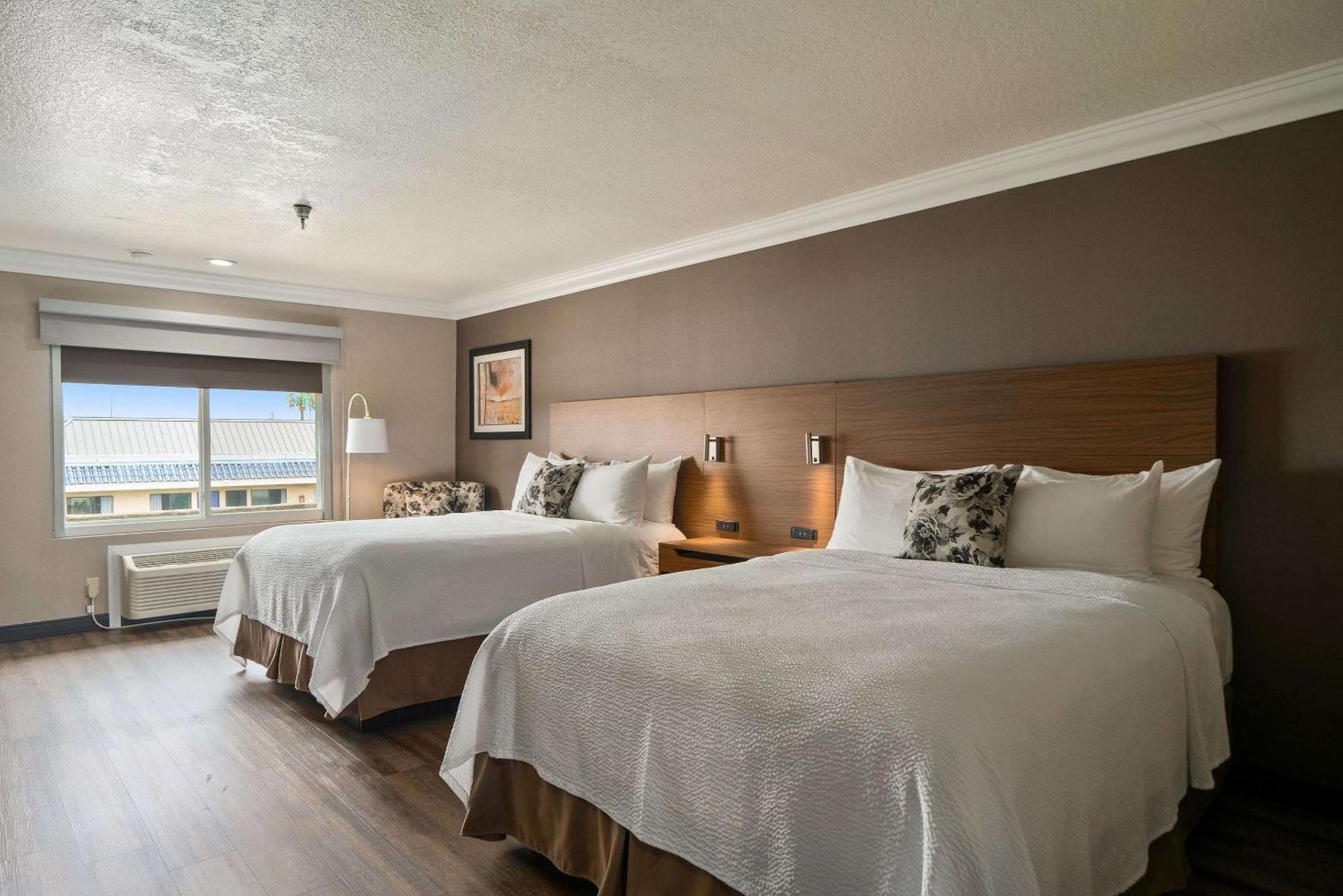 Best Western Plus Newport Mesa Inn Costa Mesa Ngoại thất bức ảnh