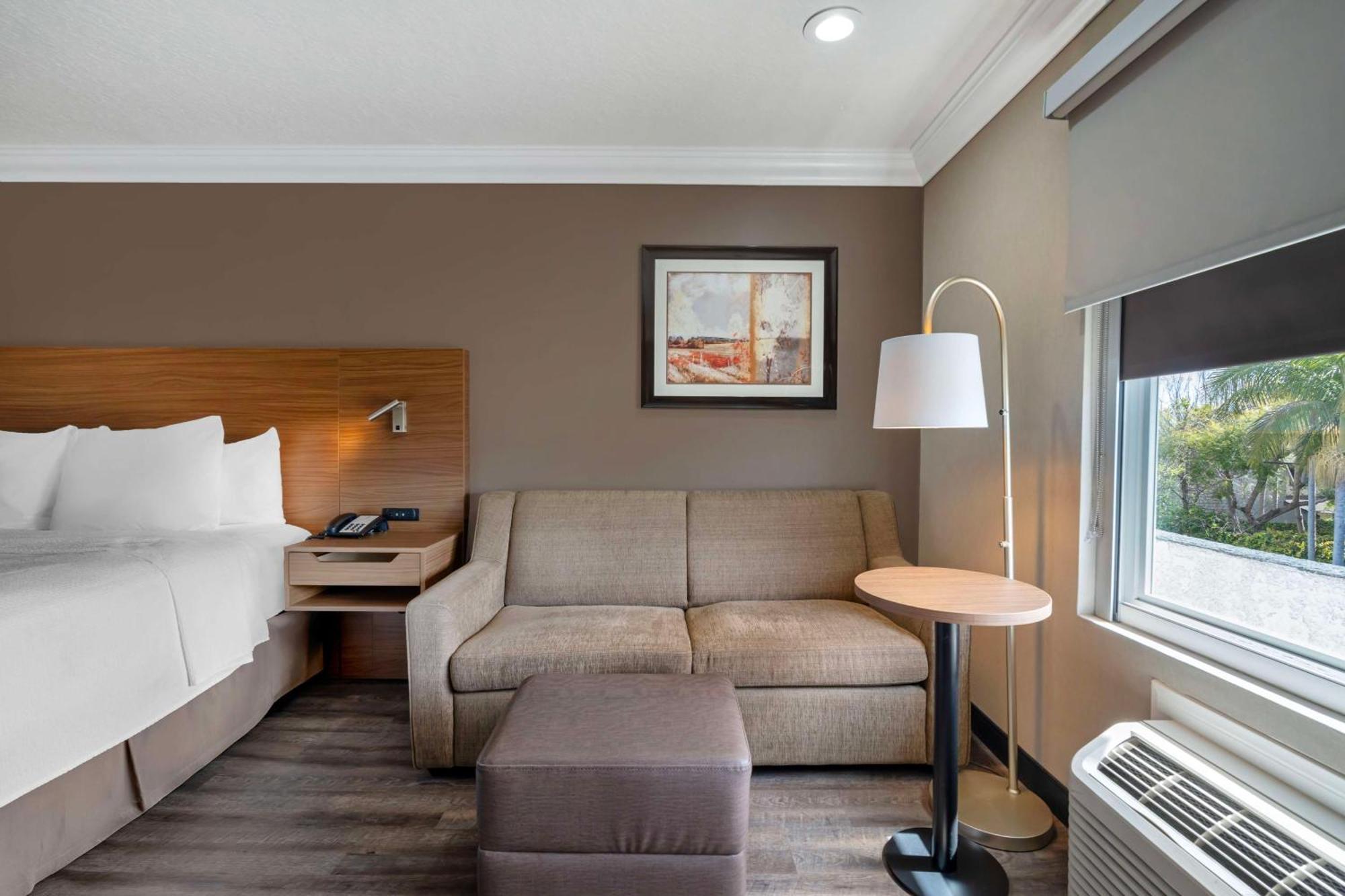 Best Western Plus Newport Mesa Inn Costa Mesa Ngoại thất bức ảnh